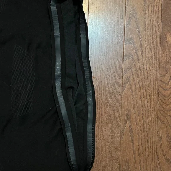 OG Gymshark Onyx Medium - Picture 4 of 4